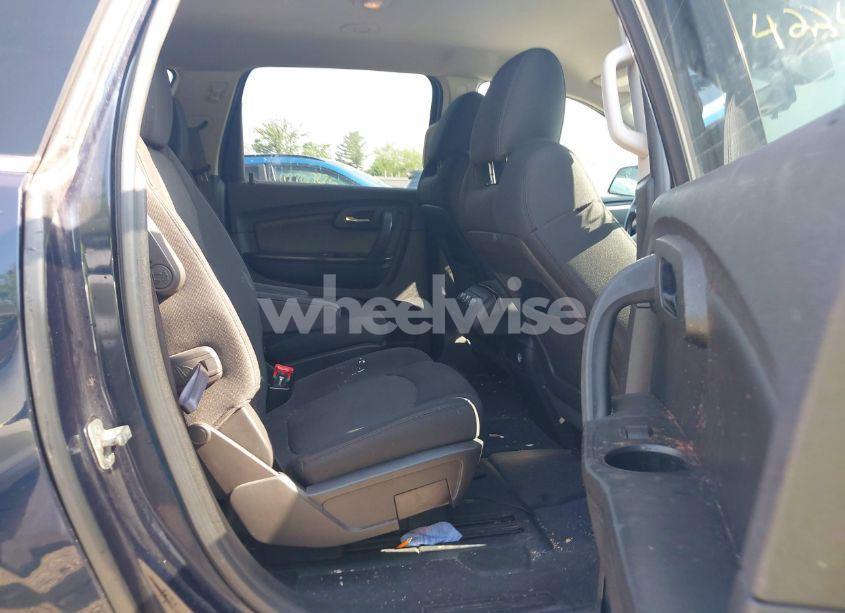 Photo 8 of 2011 Chevrolet Traverse 1LT (VIN 1GNKRGEDXBJ390046)