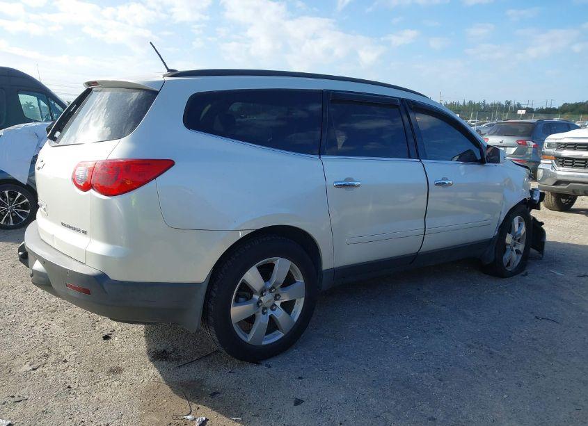 Photo 4 of 2012 Chevrolet Traverse 1LT (VIN 1GNKRGEDXCJ244103)