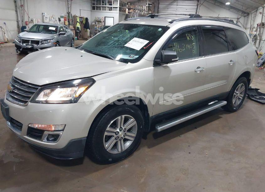 Photo 2 of 2015 Chevrolet Traverse 1LT (VIN 1GNKRGKD0FJ235354)