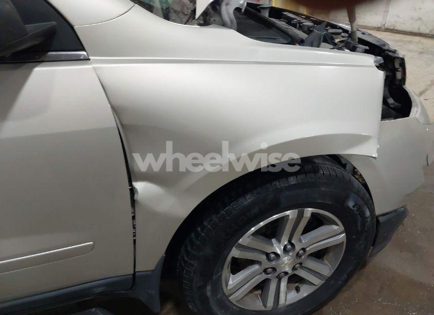 Photo 6 of 2015 Chevrolet Traverse 1LT (VIN 1GNKRGKD0FJ235354)