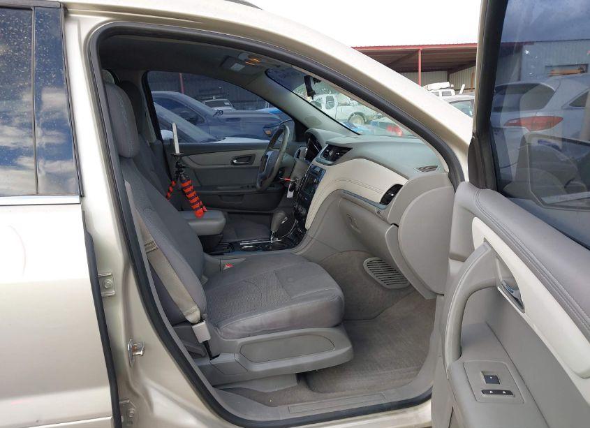 Photo 5 of 2015 Chevrolet Traverse 1LT (VIN 1GNKRGKD0FJ347894)