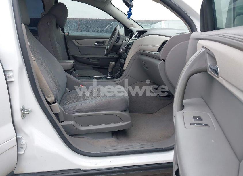 Photo 5 of 2017 Chevrolet Traverse 1LT (VIN 1GNKRGKD0HJ257888)