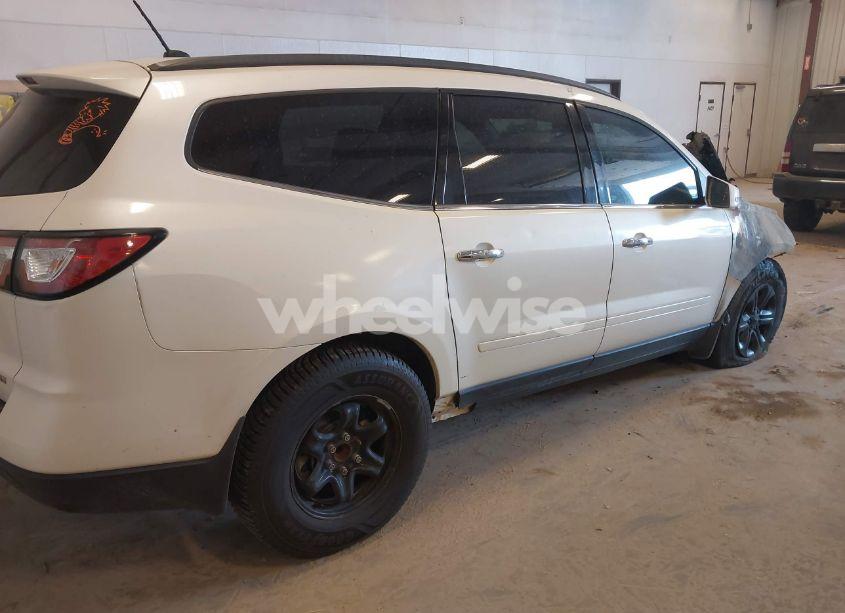 Photo 4 of 2014 Chevrolet Traverse 1LT (VIN 1GNKRGKD1EJ171095)