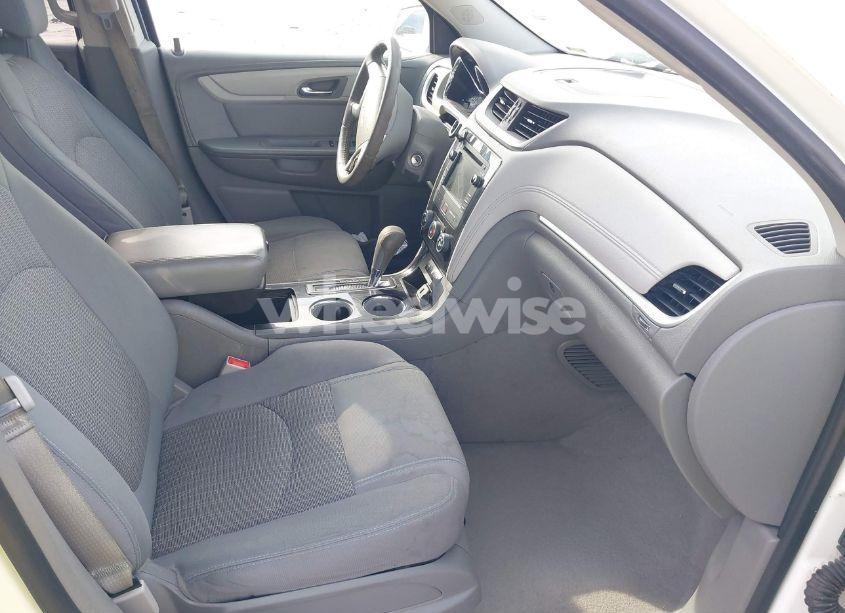 Photo 5 of 2015 Chevrolet Traverse 1LT (VIN 1GNKRGKD1FJ329260)