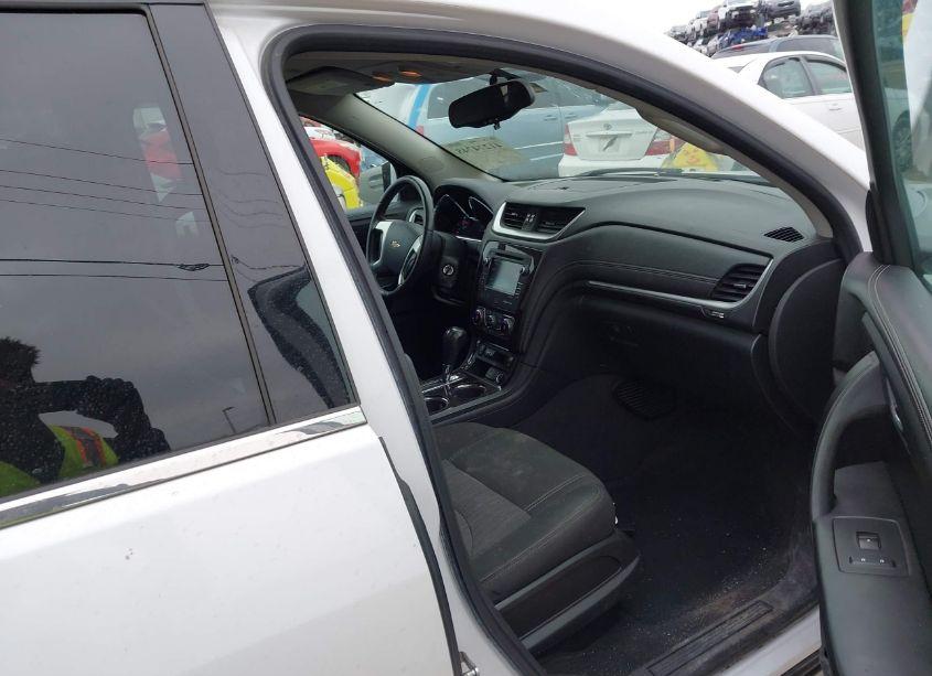 Photo 5 of 2016 Chevrolet Traverse 1LT (VIN 1GNKRGKD1GJ159063)