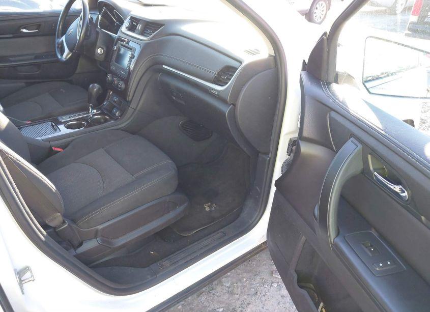Photo 5 of 2017 Chevrolet Traverse 1LT (VIN 1GNKRGKD1HJ191769)