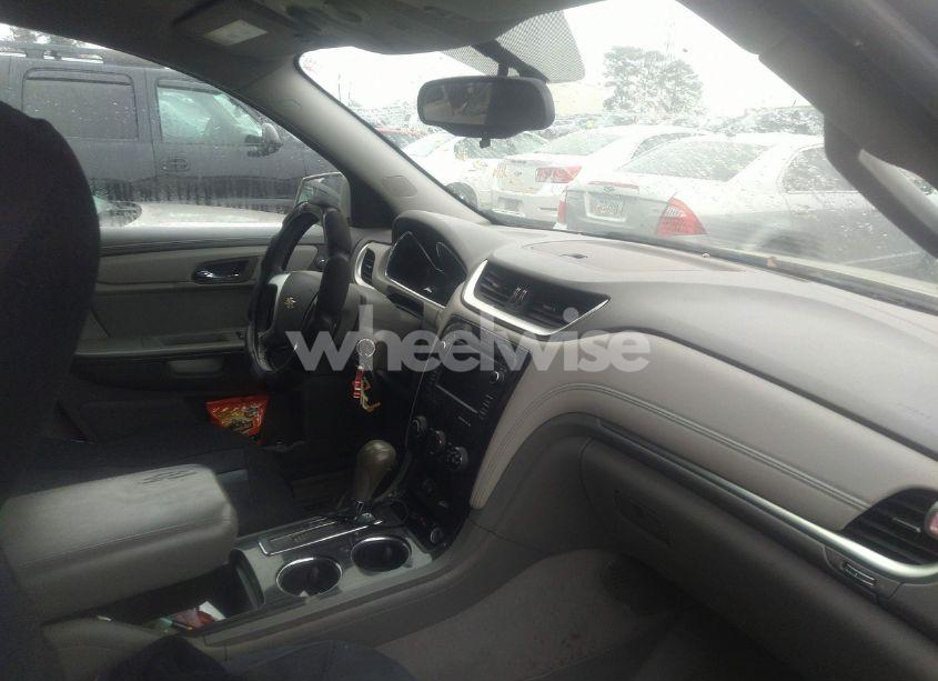 Photo 5 of 2013 Chevrolet Traverse 1LT (VIN 1GNKRGKD2DJ109820)