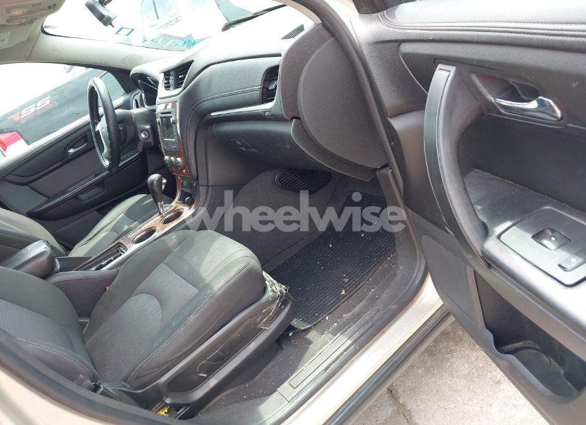 Photo 5 of 2013 Chevrolet Traverse 1LT (VIN 1GNKRGKD2DJ251617)