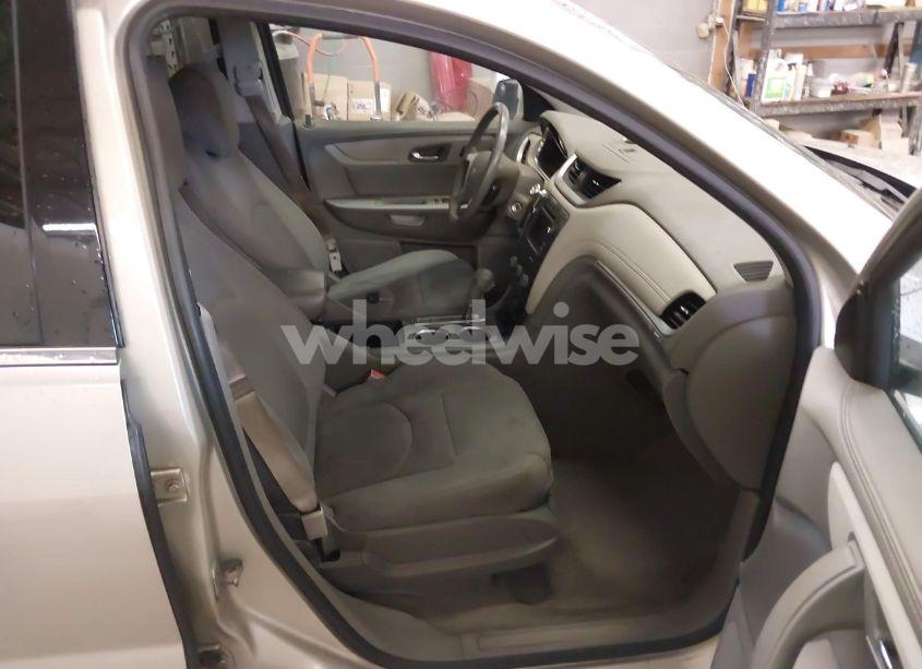 Photo 5 of 2014 Chevrolet Traverse 1LT (VIN 1GNKRGKD2EJ346163)