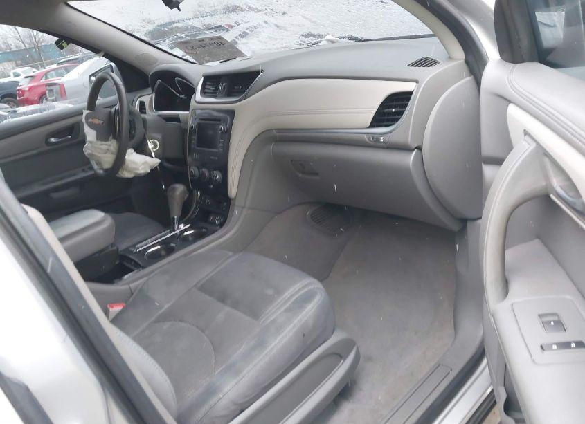 Photo 5 of 2015 Chevrolet Traverse 1LT (VIN 1GNKRGKD2FJ207376)