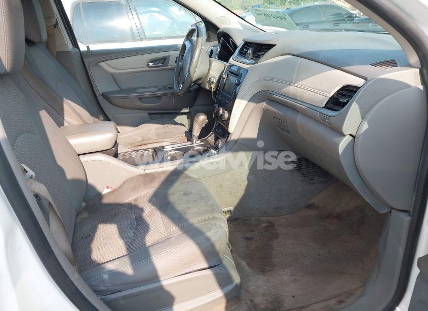 Photo 5 of 2015 Chevrolet Traverse 1LT (VIN 1GNKRGKD2FJ288833)