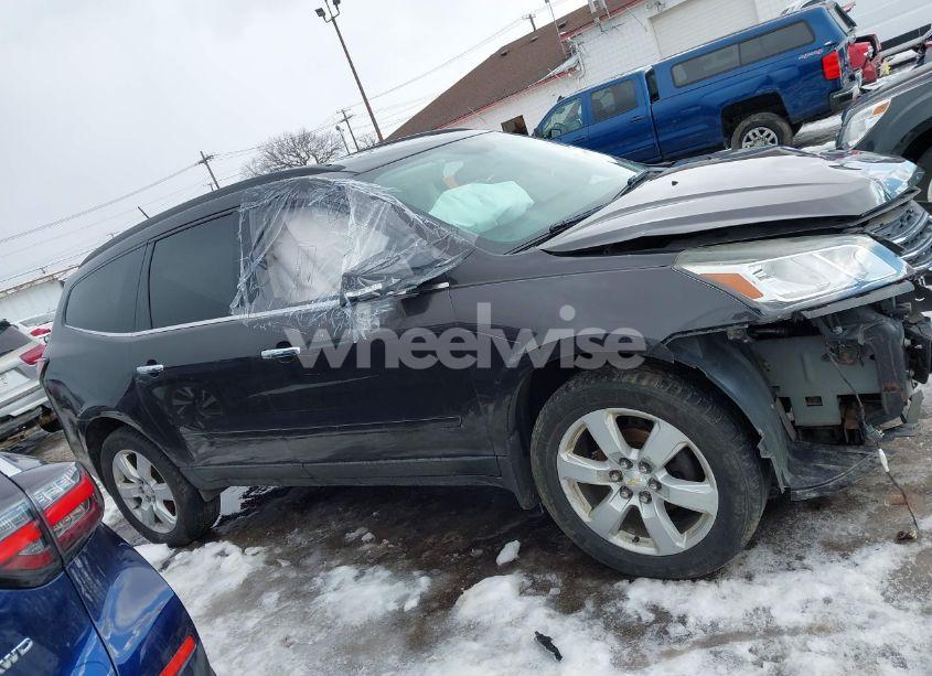 Photo 13 of 2016 Chevrolet Traverse LT (VIN 1GNKRGKD2GJ303915)