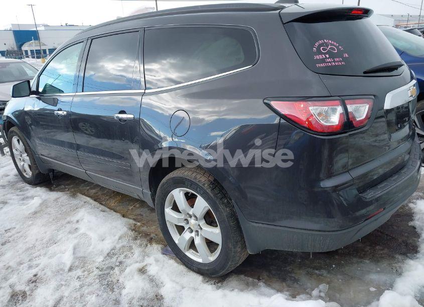 Photo 3 of 2016 Chevrolet Traverse LT (VIN 1GNKRGKD2GJ303915)