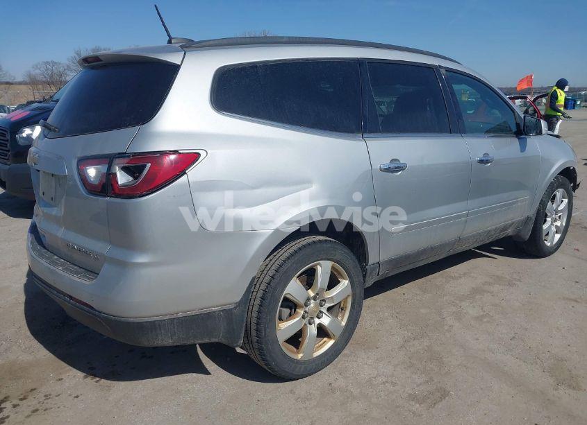 Photo 4 of 2016 Chevrolet Traverse 1LT (VIN 1GNKRGKD2GJ313750)