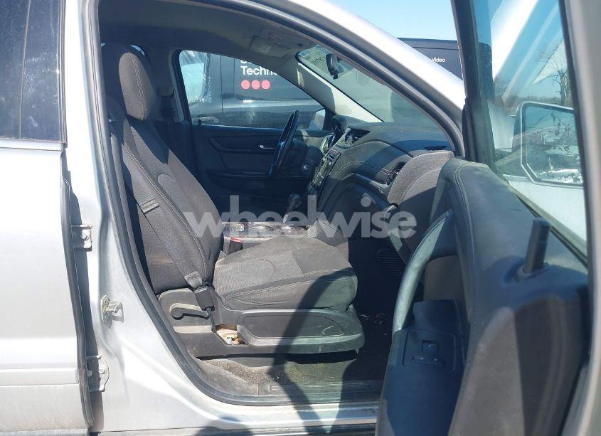 Photo 5 of 2016 Chevrolet Traverse 1LT (VIN 1GNKRGKD2GJ313750)