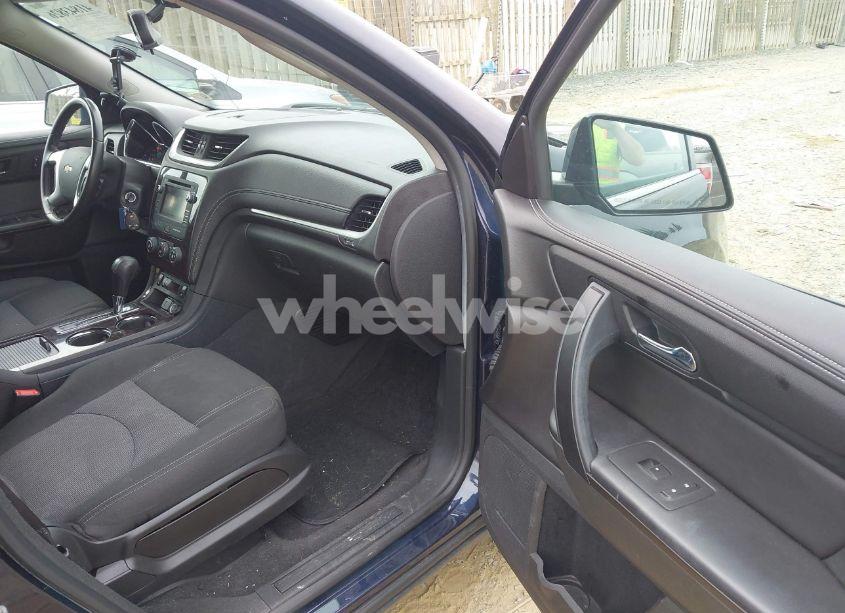 Photo 5 of 2017 Chevrolet Traverse 1LT (VIN 1GNKRGKD2HJ197631)