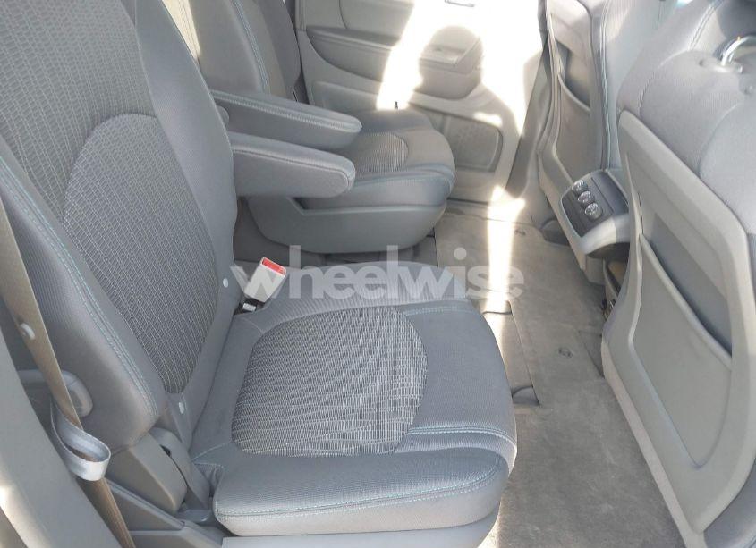 Photo 8 of 2015 Chevrolet Traverse 1LT (VIN 1GNKRGKD4FJ287666)