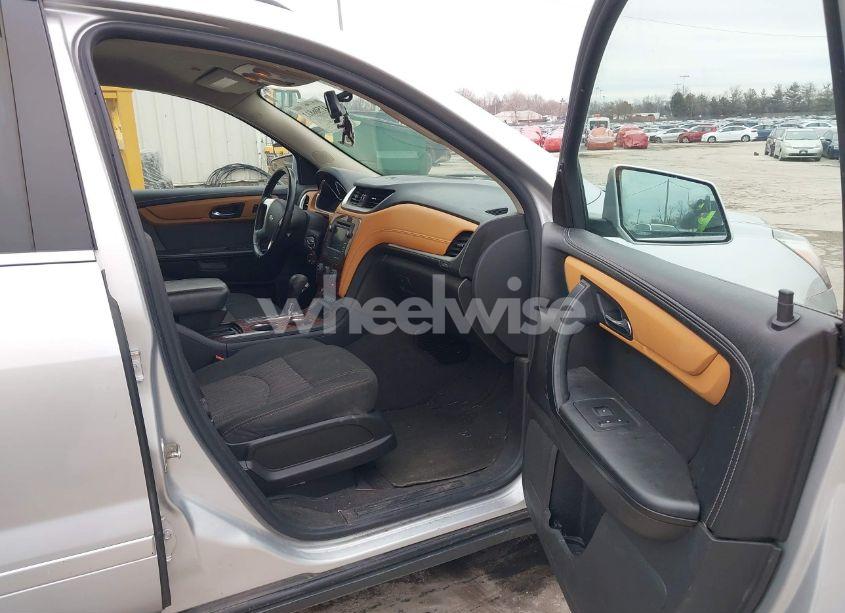 Photo 5 of 2013 Chevrolet Traverse 1LT (VIN 1GNKRGKD5DJ100206)