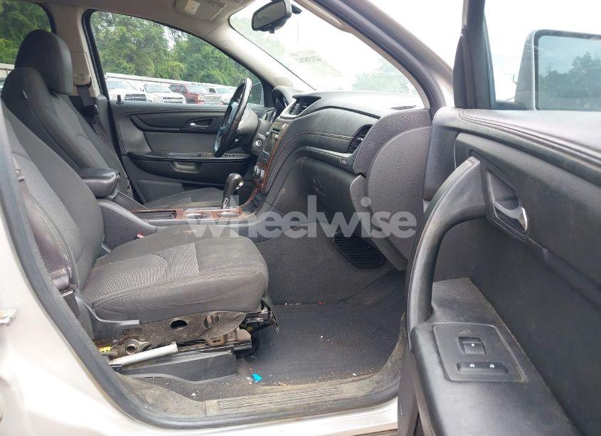 Photo 5 of 2013 Chevrolet Traverse 1LT (VIN 1GNKRGKD5DJ170532)