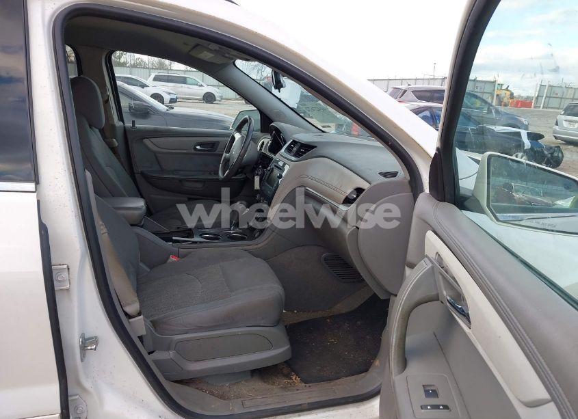 Photo 5 of 2015 Chevrolet Traverse 1LT (VIN 1GNKRGKD5FJ323624)