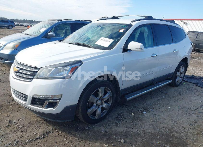 Photo 2 of 2016 Chevrolet Traverse 1LT (VIN 1GNKRGKD5GJ250787)