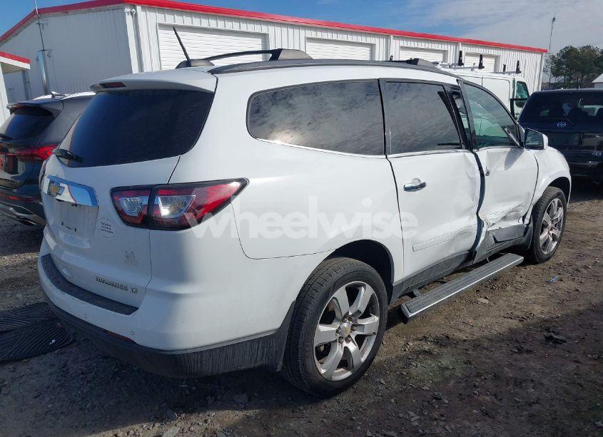 Photo 4 of 2016 Chevrolet Traverse 1LT (VIN 1GNKRGKD5GJ250787)