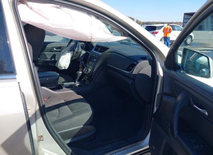 Photo 5 of 2016 Chevrolet Traverse 1LT (VIN 1GNKRGKD5GJ305304)
