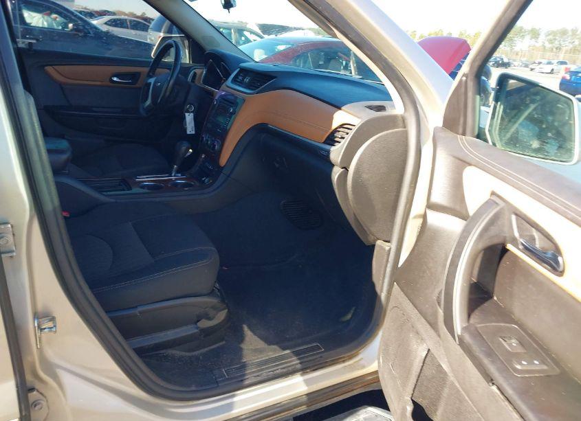 Photo 5 of 2014 Chevrolet Traverse 1LT (VIN 1GNKRGKD6EJ131840)