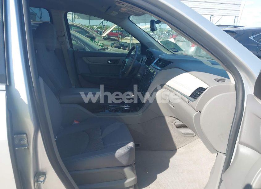 Photo 5 of 2014 Chevrolet Traverse 1LT (VIN 1GNKRGKD6EJ242999)