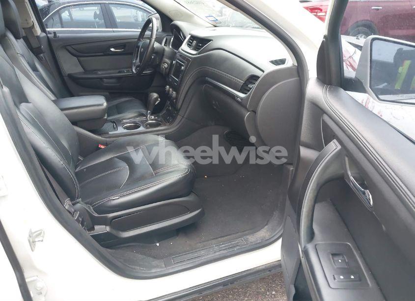 Photo 5 of 2015 Chevrolet Traverse 1LT (VIN 1GNKRGKD6FJ128888)