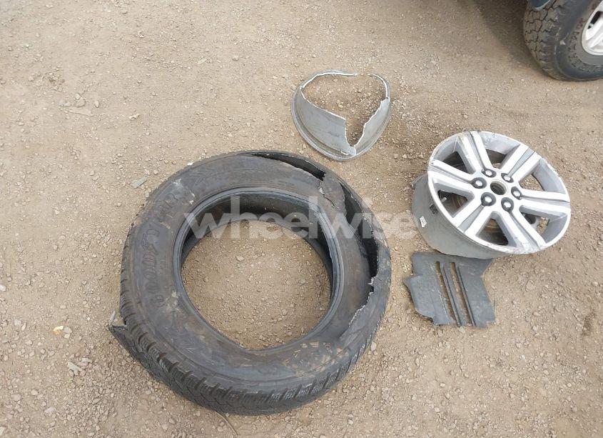 Photo 12 of 2015 Chevrolet Traverse 1LT (VIN 1GNKRGKD6FJ152916)