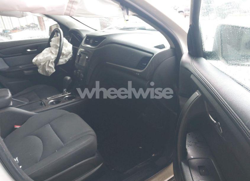 Photo 5 of 2015 Chevrolet Traverse 1LT (VIN 1GNKRGKD6FJ298295)