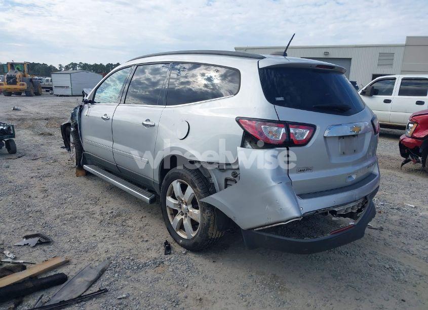 Photo 3 of 2016 Chevrolet Traverse 1LT (VIN 1GNKRGKD6GJ162346)