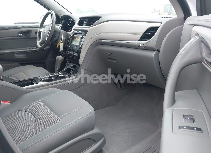 Photo 5 of 2016 Chevrolet Traverse 1LT (VIN 1GNKRGKD6GJ273043)