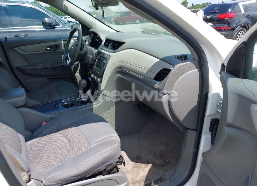 Photo 5 of 2014 Chevrolet Traverse 1LT (VIN 1GNKRGKD7EJ145763)