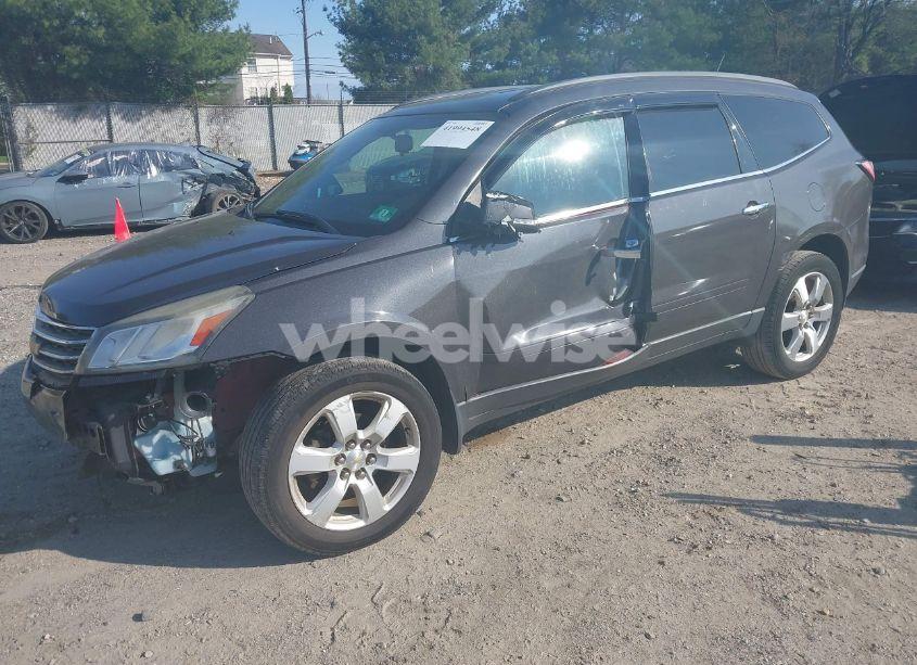 Photo 2 of 2016 Chevrolet Traverse 1LT (VIN 1GNKRGKD7GJ174585)