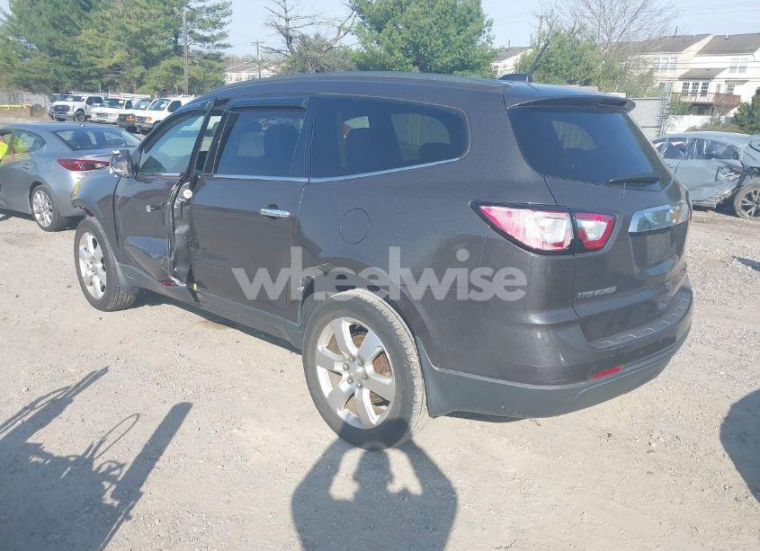 Photo 3 of 2016 Chevrolet Traverse 1LT (VIN 1GNKRGKD7GJ174585)