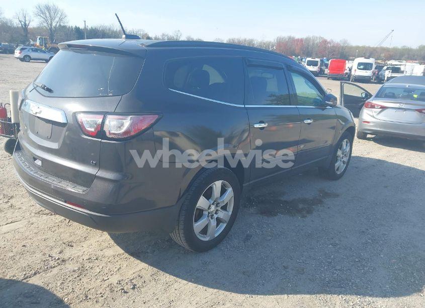 Photo 4 of 2016 Chevrolet Traverse 1LT (VIN 1GNKRGKD7GJ174585)