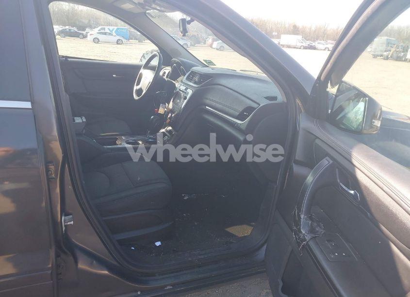 Photo 5 of 2016 Chevrolet Traverse 1LT (VIN 1GNKRGKD7GJ174585)