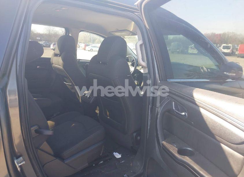 Photo 8 of 2016 Chevrolet Traverse 1LT (VIN 1GNKRGKD7GJ174585)