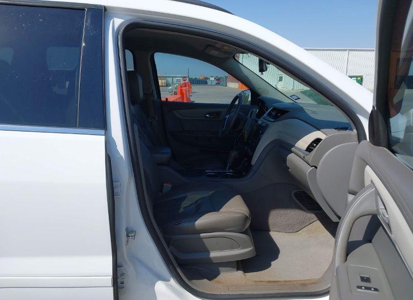 Photo 5 of 2016 Chevrolet Traverse 1LT (VIN 1GNKRGKD7GJ254940)