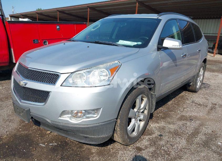 Photo 2 of 2017 Chevrolet Traverse 1LT (VIN 1GNKRGKD7HJ182817)