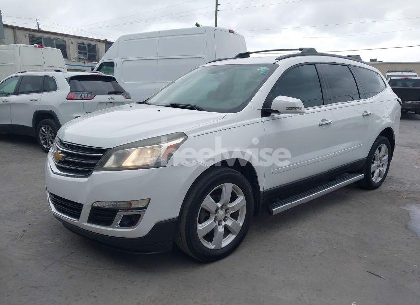 Photo 2 of 2017 Chevrolet Traverse 1LT (VIN 1GNKRGKD7HJ253871)