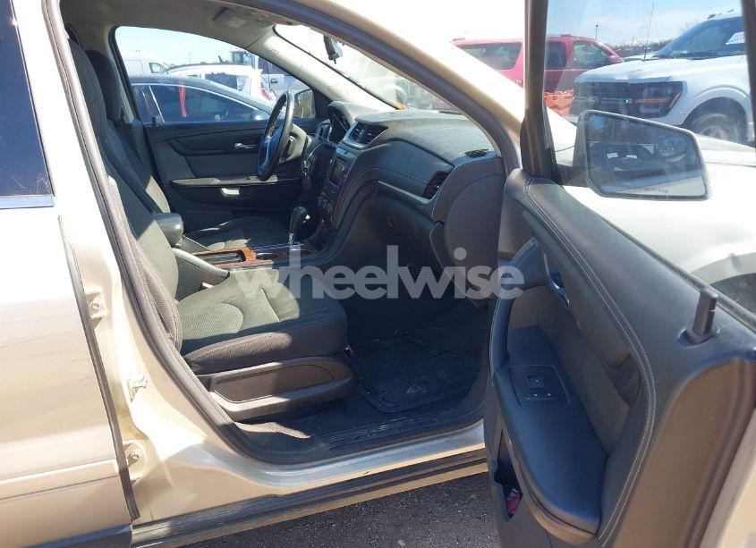 Photo 5 of 2014 Chevrolet Traverse 1LT (VIN 1GNKRGKD8EJ236802)