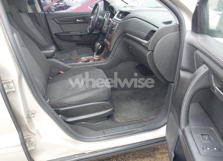 Photo 5 of 2014 Chevrolet Traverse 1LT (VIN 1GNKRGKD8EJ266673)