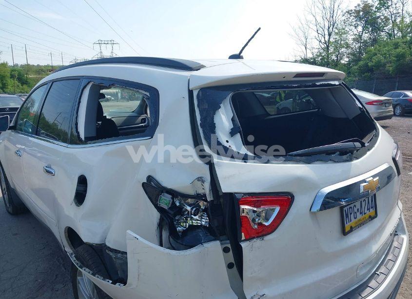 Photo 6 of 2014 Chevrolet Traverse 1LT (VIN 1GNKRGKD8EJ332302)