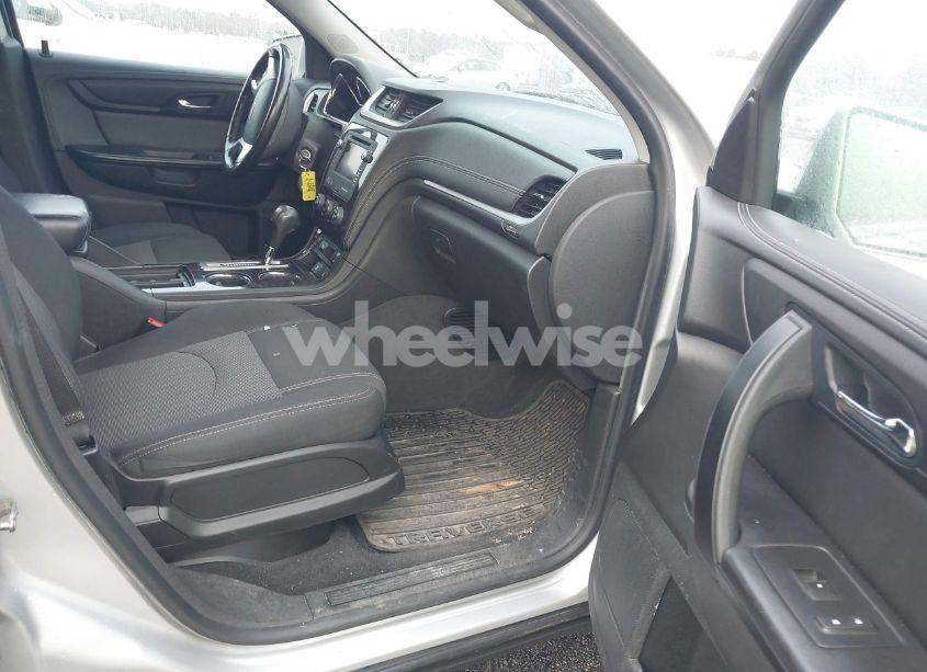 Photo 5 of 2017 Chevrolet Traverse 1LT (VIN 1GNKRGKD8HJ120164)