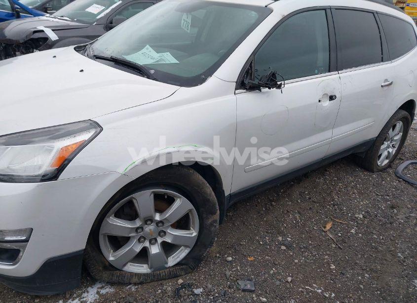 Photo 6 of 2017 Chevrolet Traverse 1LT (VIN 1GNKRGKD8HJ336838)