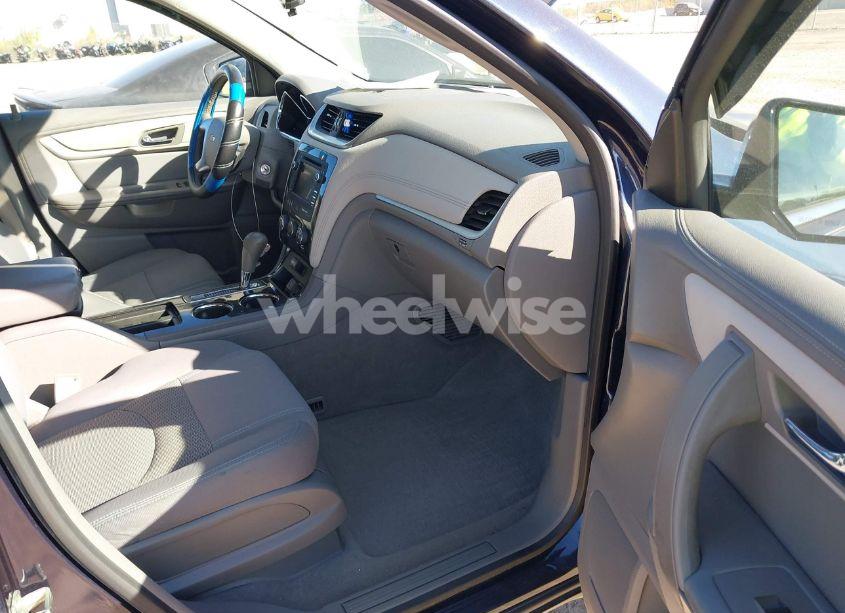 Photo 5 of 2015 Chevrolet Traverse 1LT (VIN 1GNKRGKD9FJ139335)