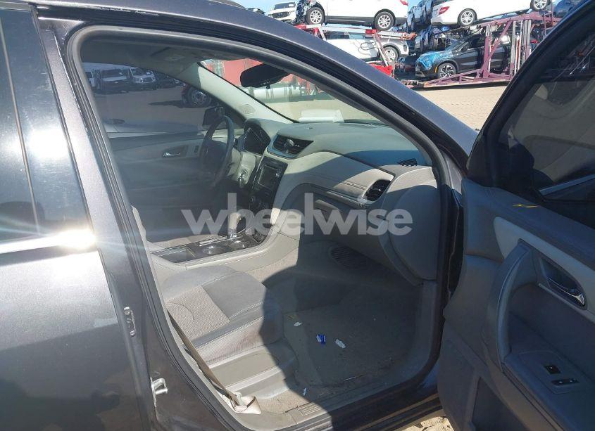 Photo 5 of 2015 Chevrolet Traverse 1LT (VIN 1GNKRGKD9FJ347053)